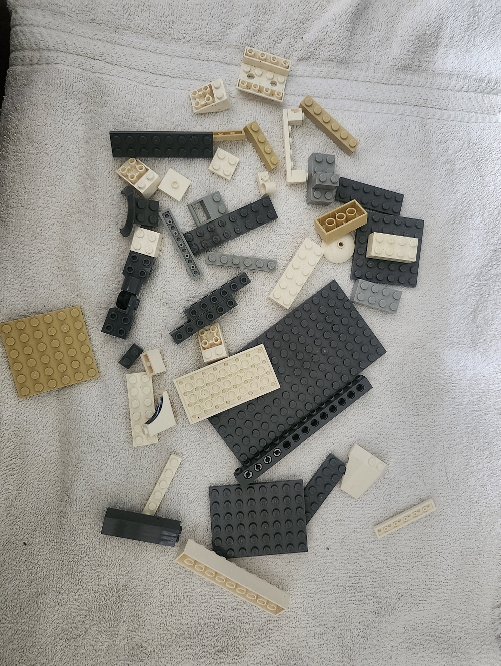 Authentic Lego Lot of Mostly Grey, White & Tan Building Bricks Weighing 1.14 1b - Picture 7 of 7